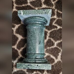 Elegant Green Marble Column Accent